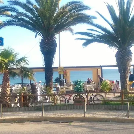 דירה Oura Panoramic Sea View Roof Top, Pisc, Plage 200m, Strip אלבופיירה