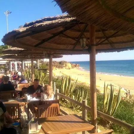 דירה Oura Panoramic Sea View Roof Top, Pisc, Plage 200m, Strip אלבופיירה