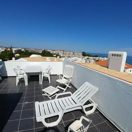 Oura Panoramic Sea View Roof Top, Pisc, Plage 200m, Strip דירה אלבופיירה